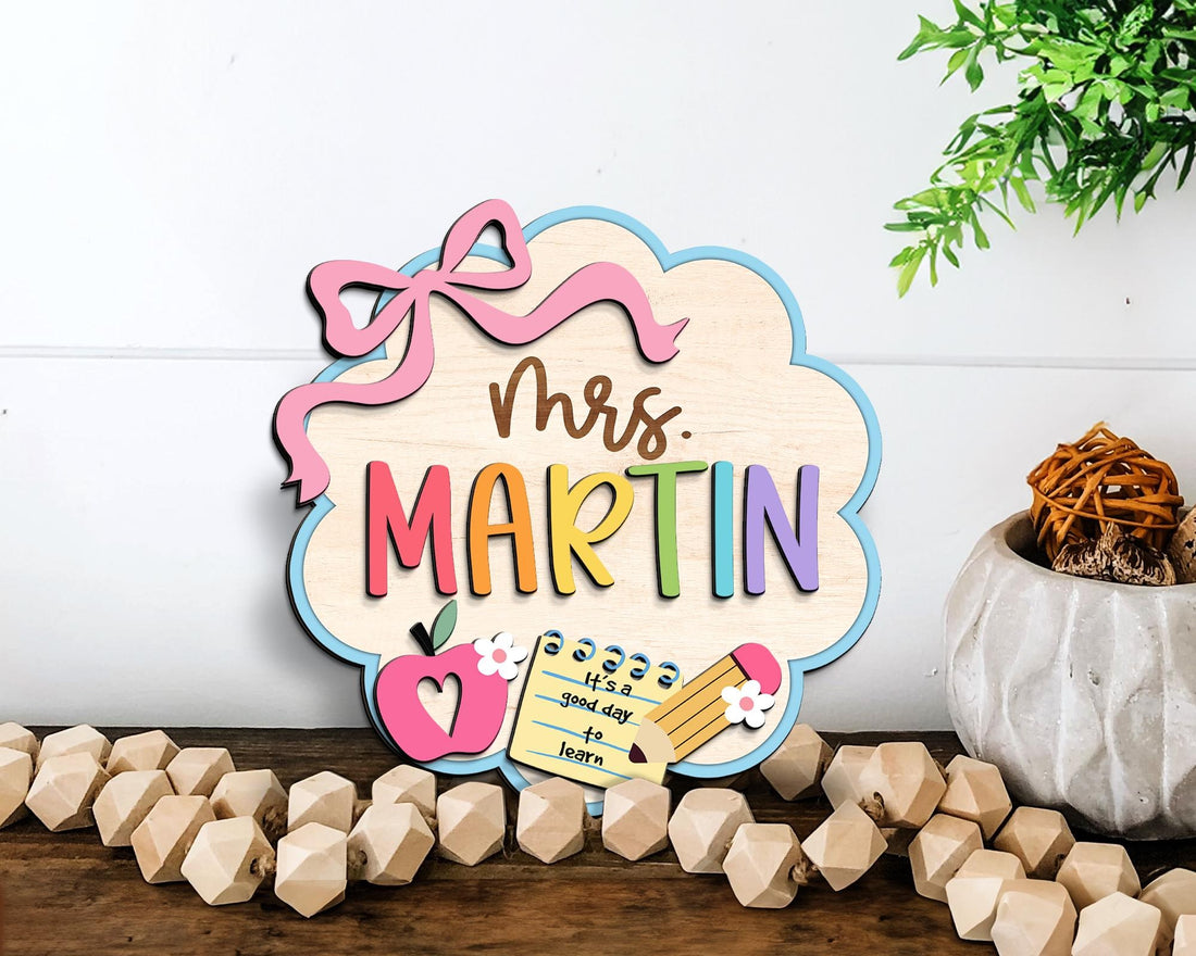 Personalized Teacher Door Sign, Scalloped Sign for Classroom, Teacher Door Hanger