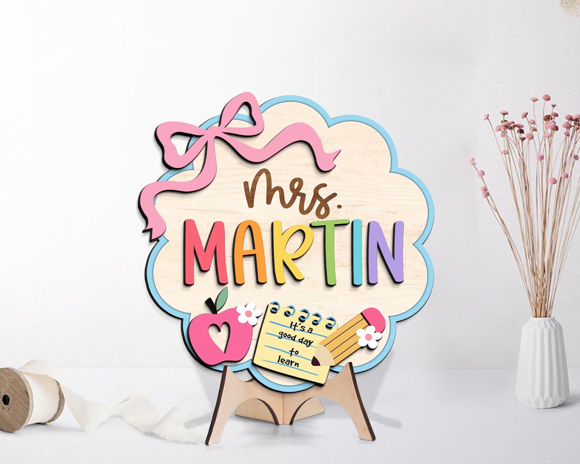 Personalized Teacher Door Sign, Scalloped Sign for Classroom, Teacher Door Hanger