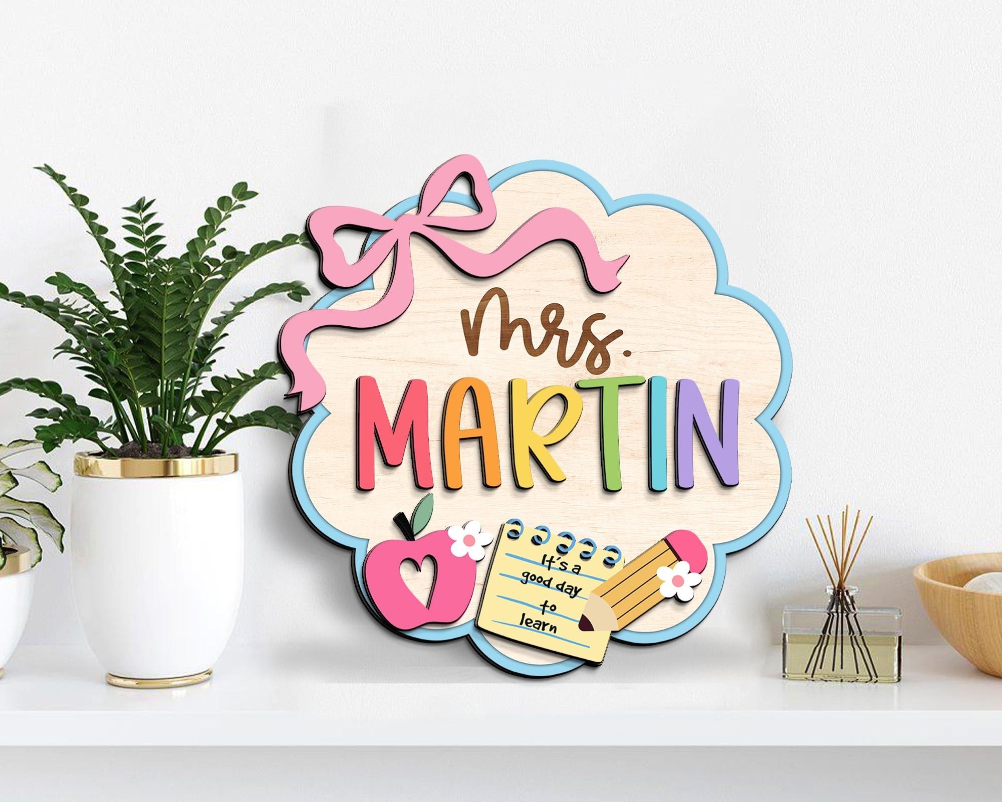 Personalized Teacher Door Sign, Scalloped Sign for Classroom, Teacher Door Hanger